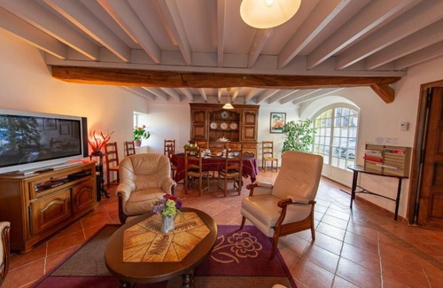 Courcelles House | Gîte Courcelles, 5 pièces, 8 personnes - FR-1-590-19