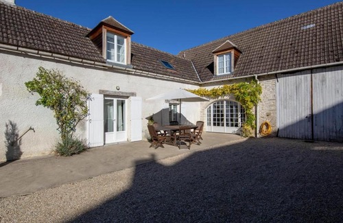 Courcelles House | Gîte Courcelles, 5 pièces, 8 personnes - FR-1-590-19