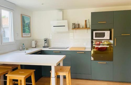 Izon House | Gîte d Anglade