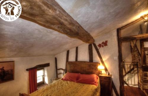 Chirassimont House | Gîte de Charme à Chirassimont avec Jardin et Animaux Acceptés - FR-1-496-137