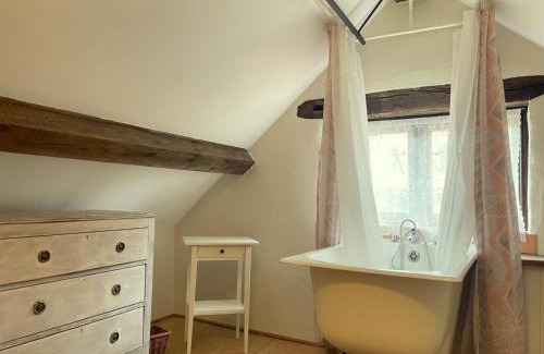 Lurcy-Levis House | Gîte de charme à Lurcy-Lévis, campagne calme, vélos à disposition - FR-1-489-580