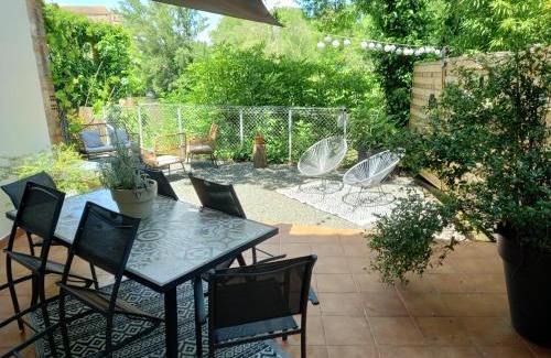 Lavaur Apartment | Gîte de charme Abelia avec extérieur au calme