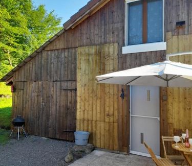 Belonchamp House | Gîte de charme avec jacuzzi étang babyfoot et rivière