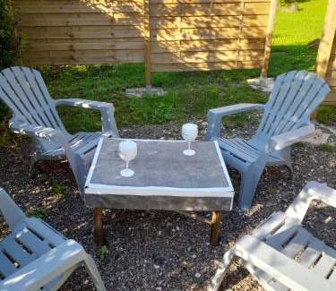 Belonchamp House | Gîte de charme avec jacuzzi étang babyfoot et rivière