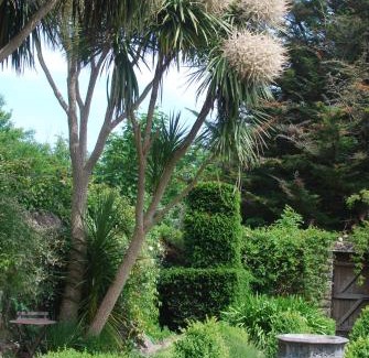 Flamanville House | Gîte de charme & jardin exceptionnel à 800 m de la mer