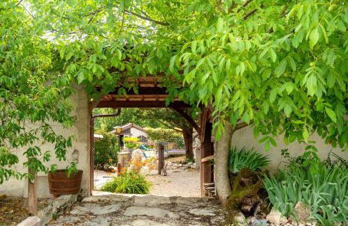 Murs-et-Gelignieux Apartment | Gîte de l'éléphant