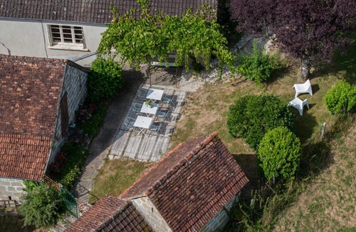 Saint-Julien-Maumont House | Gîte de la Gare aux Fleurs