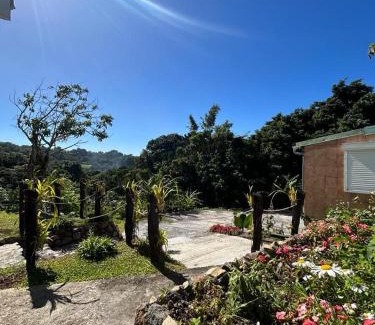 Saint-Claude House | Gîte de la Soufrière