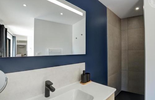 Luriecq House | Gîte de standing 5 suites - Jardin, terrasse et Wi-Fi - FR-1-496-355