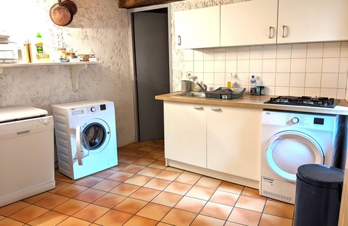 Aigueze House | Gîte du Cabinet de Curiosités