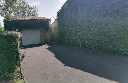 Montlieu la Garde House | Gîte du grand Chêne