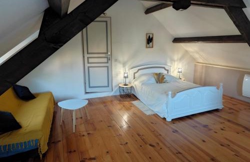 Salvagnac-Cajarc House | Gîte du Mas de Palaille 8 Personnes - 4 chambres de mai à septembre ou 6 personnes - 3 chambres d'octobre à avril