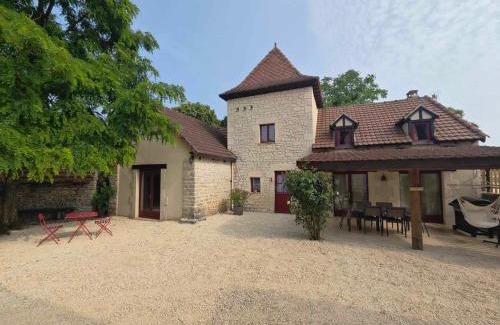 Salvagnac-Cajarc House | Gîte du Mas de Palaille 8 Personnes - 4 chambres de mai à septembre ou 6 personnes - 3 chambres d'octobre à avril