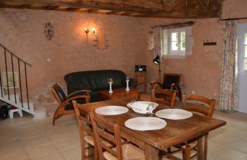 Nazelles-Negron House | Gîte familial avec piscine au cœur des châteaux de la Loire - FR-1-381-7