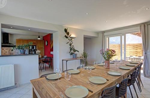 Chevrieres House | Gîte familial de charme pour 12 pers. avec SPA et jardin privatif à Chevrières - FR-1-496-354