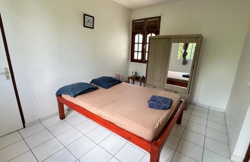 Grand-Bourg Bed & Breakfast | Gîte fleurs des îles