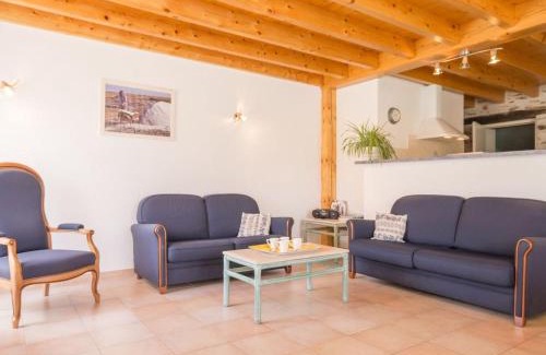 Saint-Philbert-de-Grand-Lieu House | Gîte rénové sur domaine viticole bio, proche de Nantes et Pornic, jardin clos, vélos à disposition - FR-1-306-1035