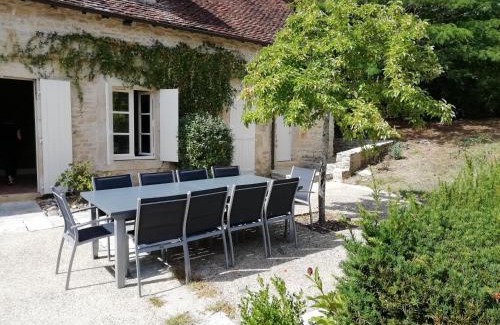 Bruere-Allichamps House | Gîte haut de gamme près de l'Abbaye de Noirlac - Séjour tout confort avec jardin et terrasses - FR-1-586-13