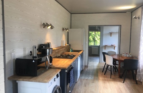 Gesvres Other | Gîte in an artist's house: Lilium Sauvagere in Gesvres