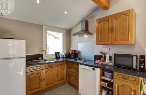 Genilac House | Gîte Indépendant avec Terrasse et Jardin à Genilac - FR-1-496-114