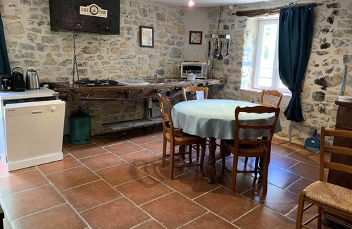 Saint-Alban-sous-Sampzon Cottage | Gîte "La Magnanerie" Mas les Teyssiers in Grospierres