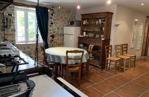 Saint-Alban-sous-Sampzon Cottage | Gîte "La Magnanerie" Mas les Teyssiers in Grospierres