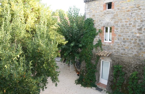 Saint-Alban-sous-Sampzon Cottage | Gîte "La Magnanerie" Mas les Teyssiers in Grospierres