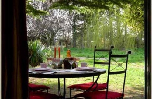 Velleron Cottage | Gîte, "La Petite Chapelle" in Provence.