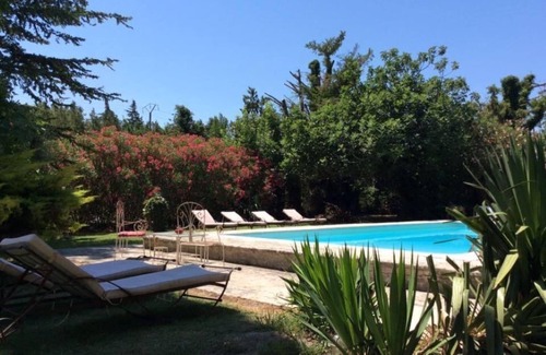 Velleron Cottage | Gîte, "La Petite Chapelle" in Provence.