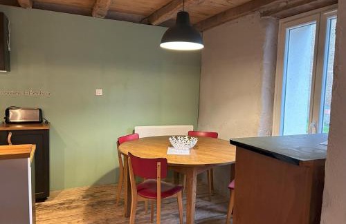 Saint-Sorlin-de-Morestel Villa | Gîte le clos Margherite 14 personnes piscine