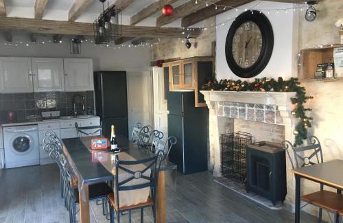 Chemire-en-Charnie House | Gîte LE LOGIS De La CHARNIE Confort pour 14 personnes à Chemiré-En-Charnie