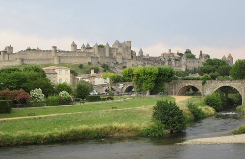 Trebes Apartment | Gîte Le Midi 1, 10minutes Cité de Cacassonne