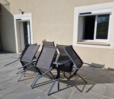 Besignan Apartment | Gîte les trois abeilles