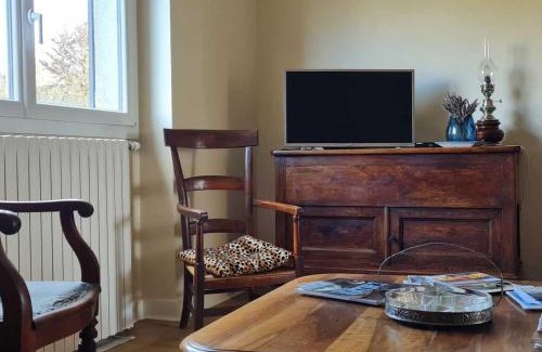 Besson House | Gîte Longère Bourbonnaise - Confort Moderne et Charme Rustique - FR-1-489-355