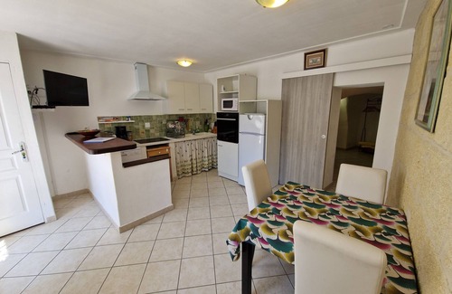 Sommieres House | Gîte Lucas 4 pers. piscine et clim à Sommières - Calm, nature & traditions !