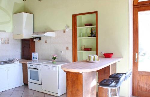 Trezelles House | Gîte lumineux 18ème siècle au Val de Besbre avec jardin privé - FR-1-489-281