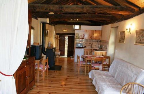 Navas House | Gîte Maison Cavalier 2/4 personnes à Gabriac