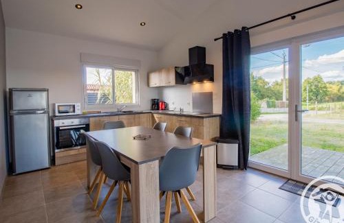 La Renaudiere House | Gîte moderne et confort, proche Puy du Fou, Nantes, Cholet, terrasse, pêche à l'étang privé - FR-1-622-42