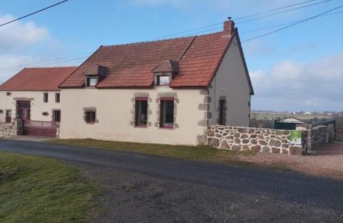 Beaune-d'Allier House | Gîte paisible avec terrasse et jardin près de Montluçon - FR-1-489-554