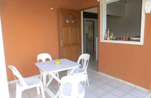 Lamentin Cottage | Gîte Papaye · RESIDENCE LES KALBASSIERS