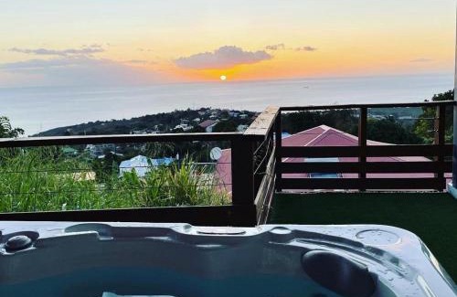 Vieux-Habitants House | Gîte Passion Kréyol, Vue mer et montagne, SPA privé