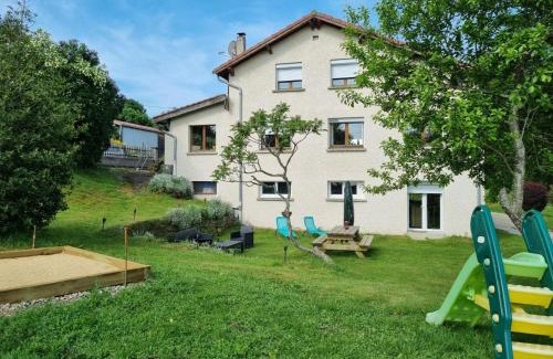 La Versanne House | Gîte rénové avec jardin au cœur de la nature, animaux acceptés - FR-1-496-369