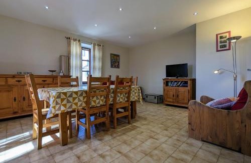 Jax House | Gîte restauré avec grand terrain clos, salle de jeux, proche du Puy en Velay et Chavaniac-Lafayette - FR-1-582-297