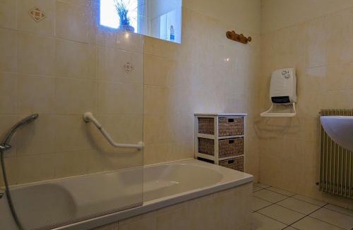 Jax House | Gîte restauré avec grand terrain clos, salle de jeux, proche du Puy en Velay et Chavaniac-Lafayette - FR-1-582-297