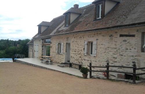 Chirat-l'Eglise House | Gîte rustique et contemporain avec piscine privée, wifi, animaux admis - FR-1-489-229