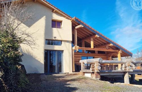 Saint-Jean-Soleymieux House | Gîte spacieux avec jacuzzi dans les Monts du Forez - FR-1-496-313