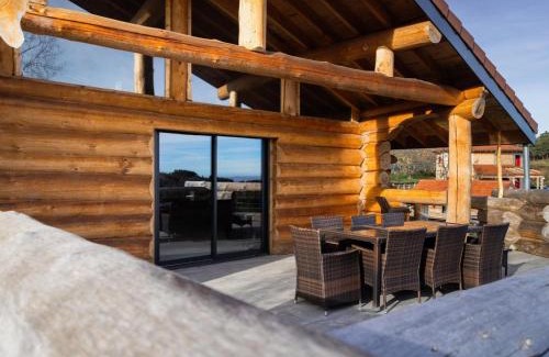 Saint-Jean-Soleymieux House | Gîte spacieux avec jacuzzi dans les Monts du Forez - FR-1-496-313