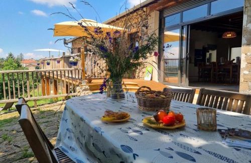 Virigneux House | Gîte spacieux 5 chambres avec jardin, animaux acceptés - FR-1-496-326