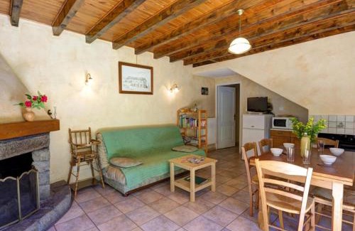 La Versanne House | Gîte spacieux en forêt avec terrasse, cheminée et animaux admis - FR-1-496-280