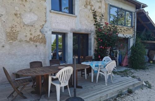 Faverges-de-la-Tour House | Gîte Studio